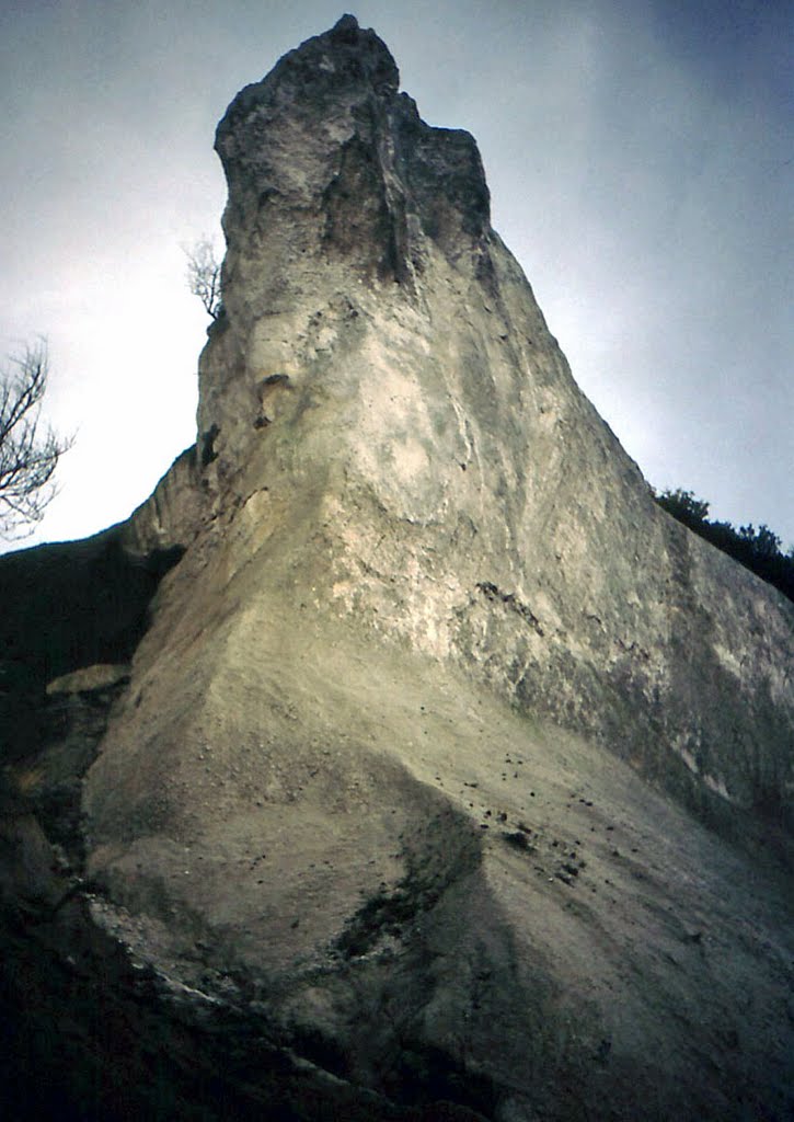 Peak at the white cliffs of Moen by Johannes Lundstrøm