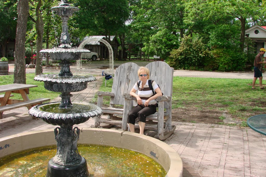 Oma Gruene's Secret Garden, TX by Mike_Berlin