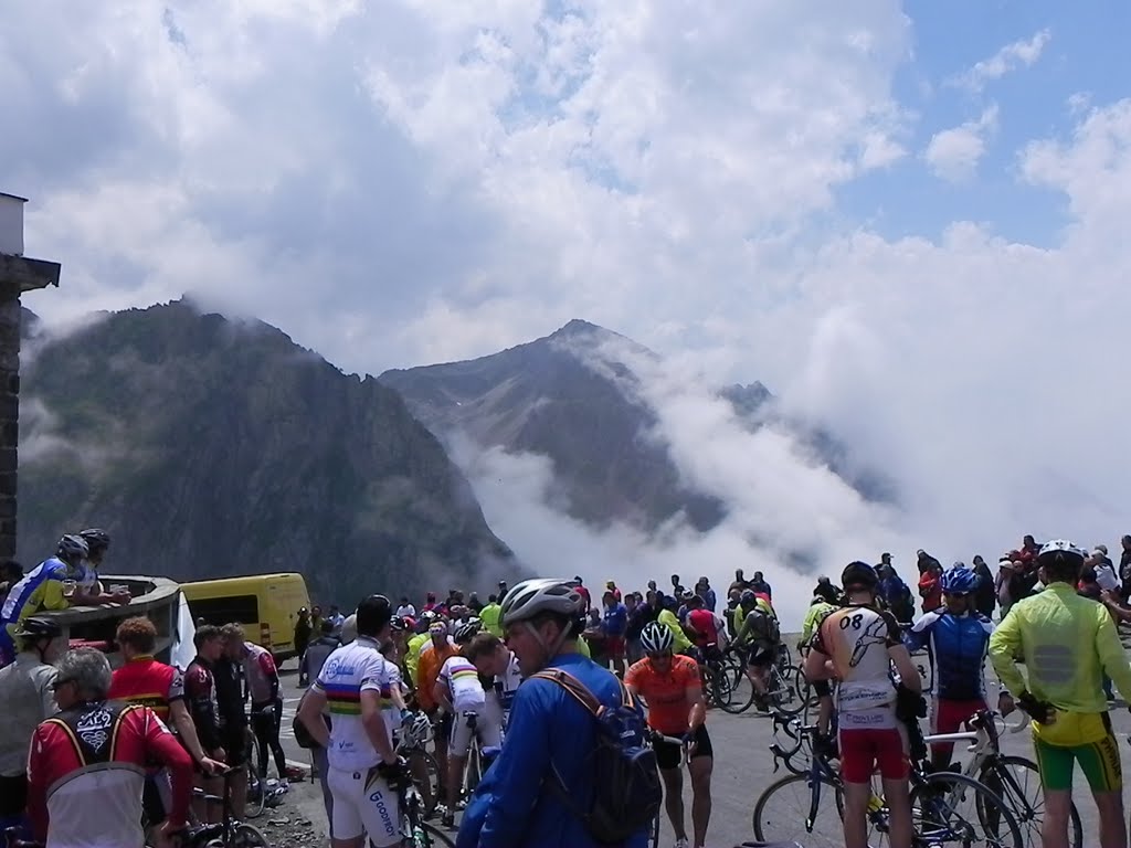 Col de la Tourmalet, Le tour de France, entre la etapa 16 y 17 by omontealegre