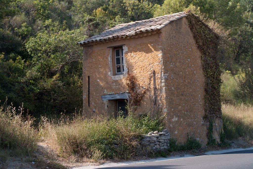 Ruine, proche de Gordes by taxi84