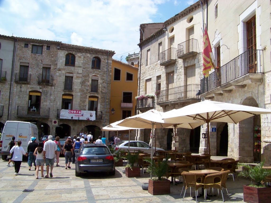 17850 Besalú, Girona, Spain by jordi jacobs