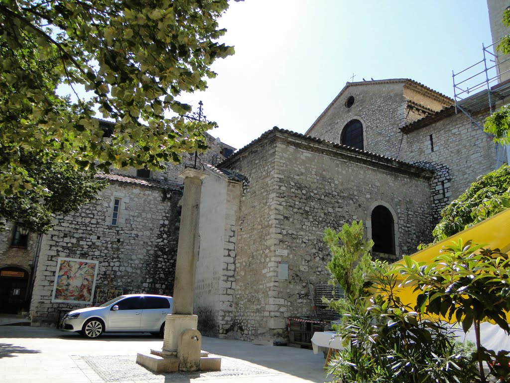 Vence, La Citadelle by Joseph HOANG