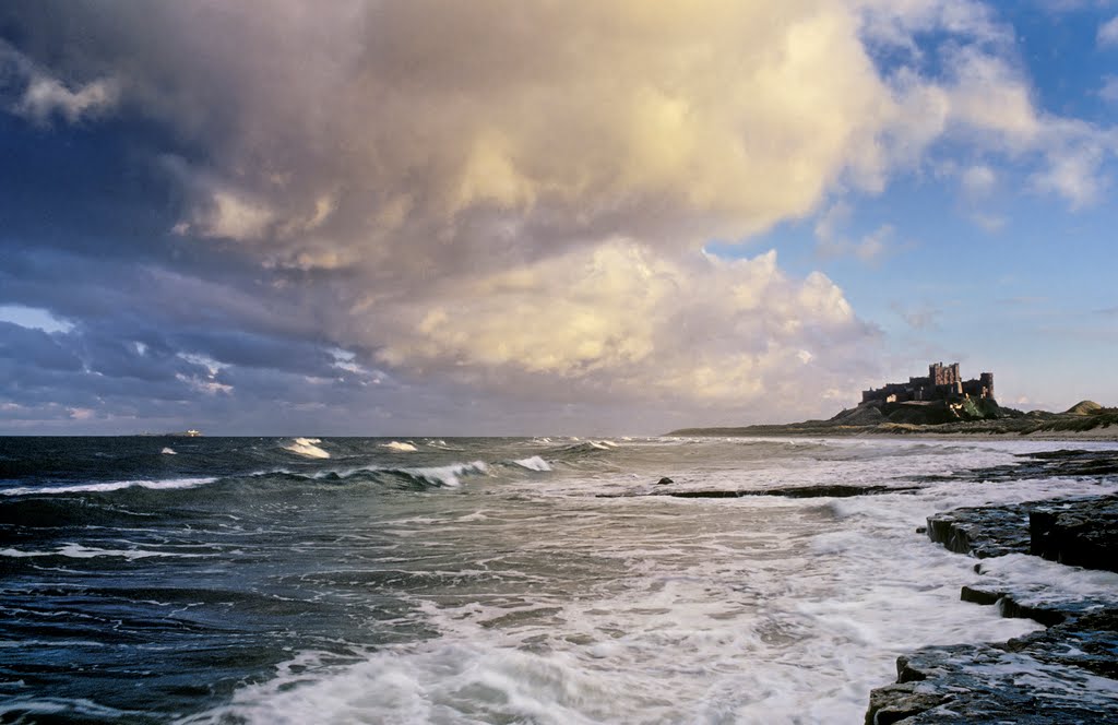 Bamburgh Castle, Northumberland by welshio