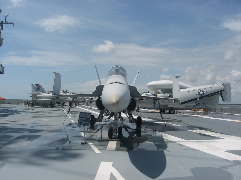 USS Yorktown flight deck by darladawg