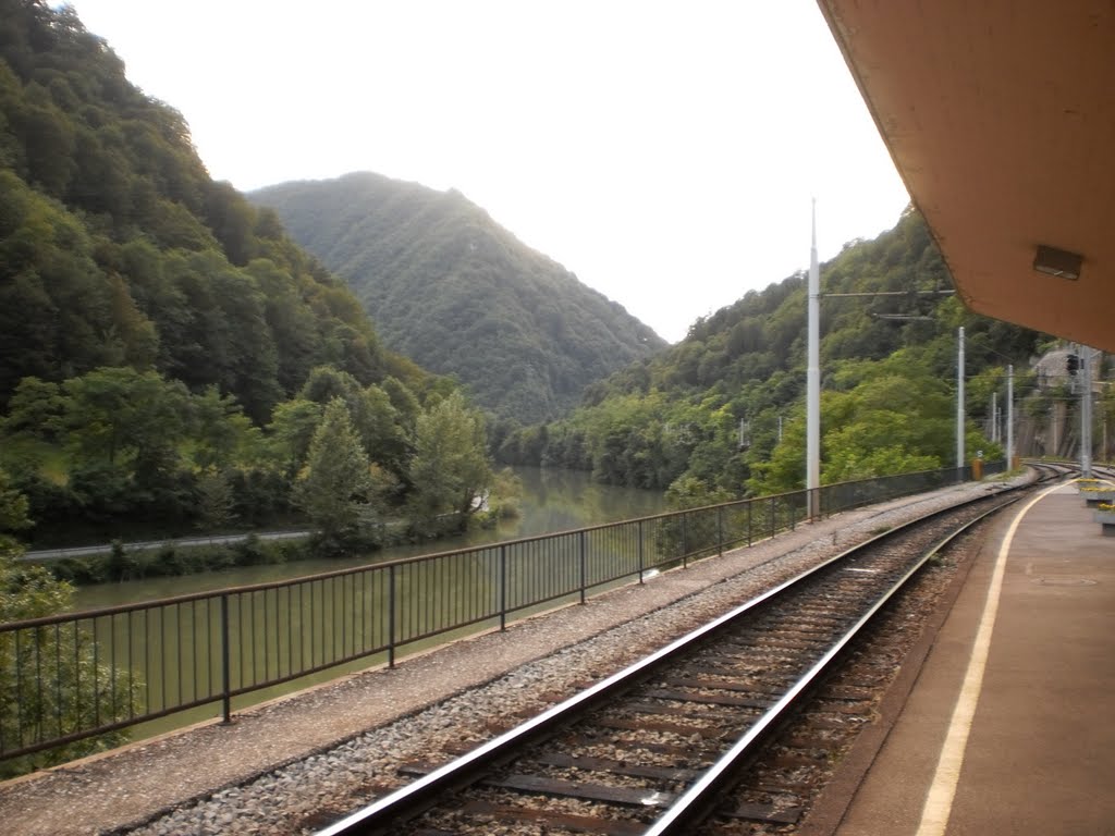 Zidani Most railway station by Njordin