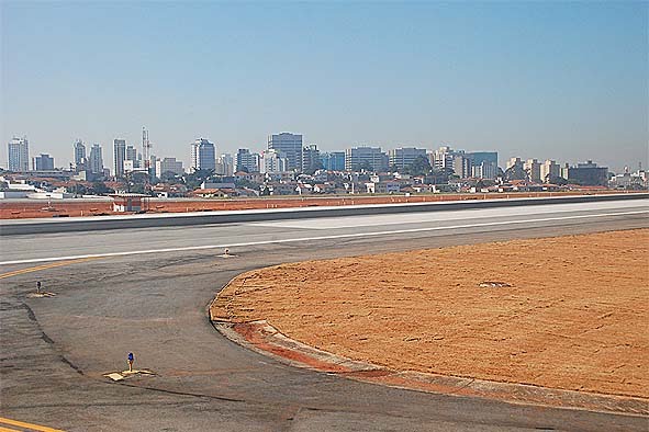 Pista de rolamento do Aeroporto de Congonhas-São Paulo -SP - wfm by walterfmota