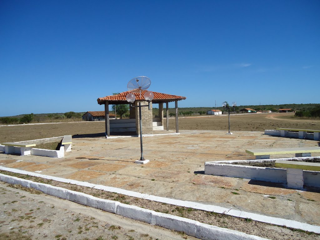 Posto telefônico e a pracinha de Campos de Marizeiras PI by Francisco das Chagas…