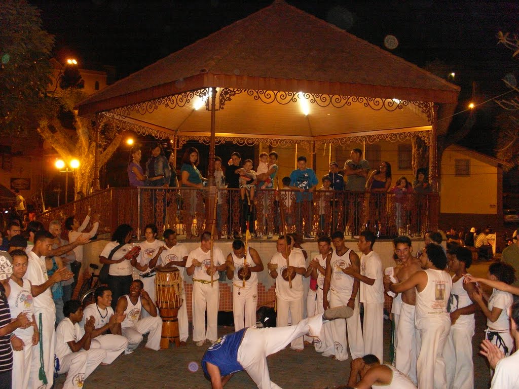 Apresentação de capoeira abaixo do coreto na Praça da Bandeira by Cristhian_ Albuquerq…