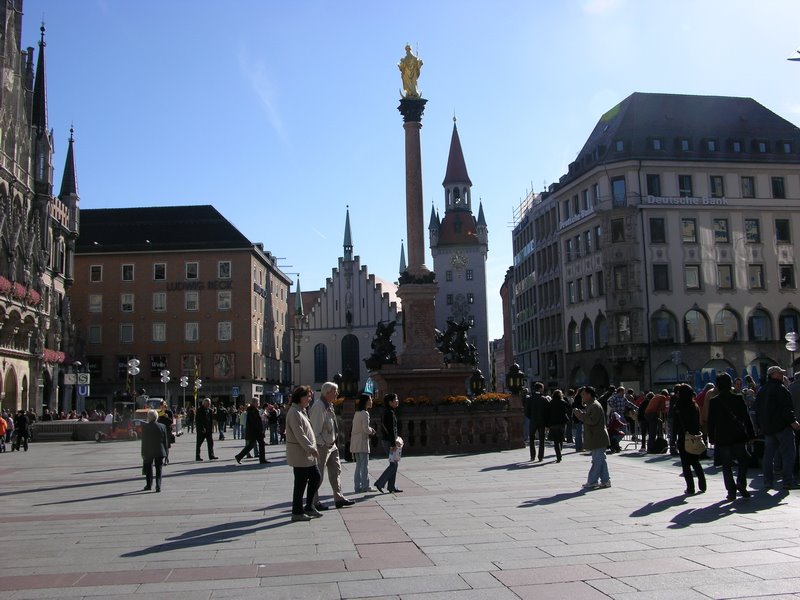 Marienplatz by Familie Pustylnik