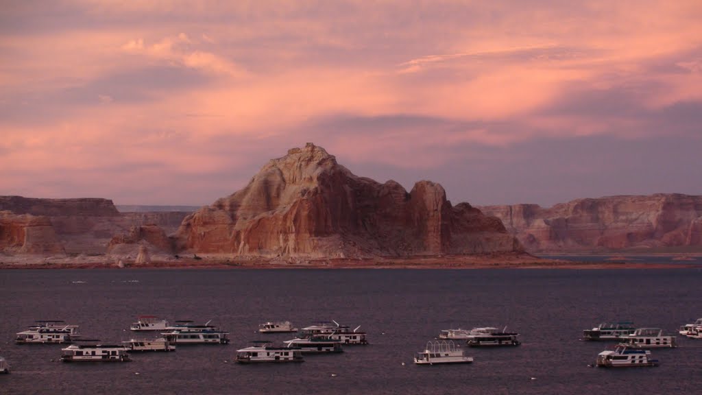 Sunset lake powell by hugmar2129