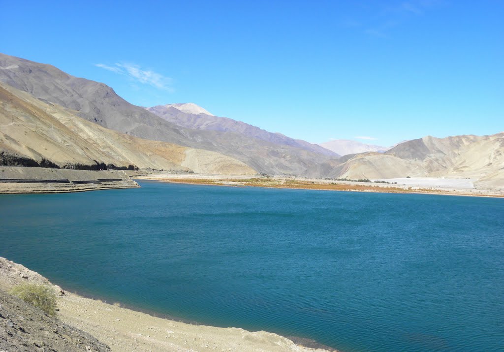 Embalse Lautaro, Valle Río Copiapó by horacioparrague