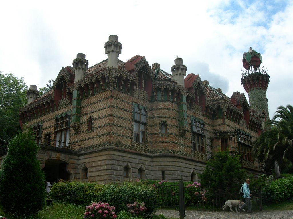 Comillas, Capricho de Gaudí by Davide Cerri