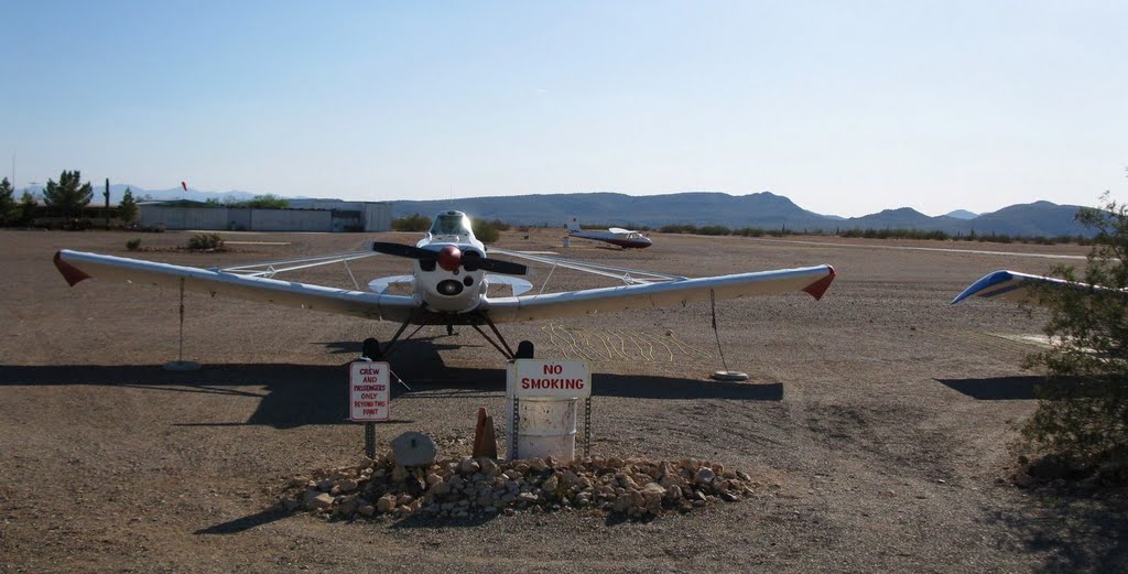 Turf Soaring Club @ Peasant Valley Airport by Printezis