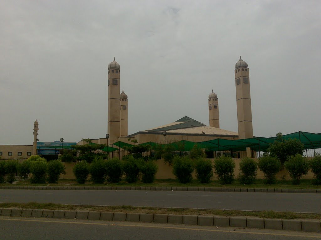 Masjid Usman Ghani by Abdul Razzak Lakhani