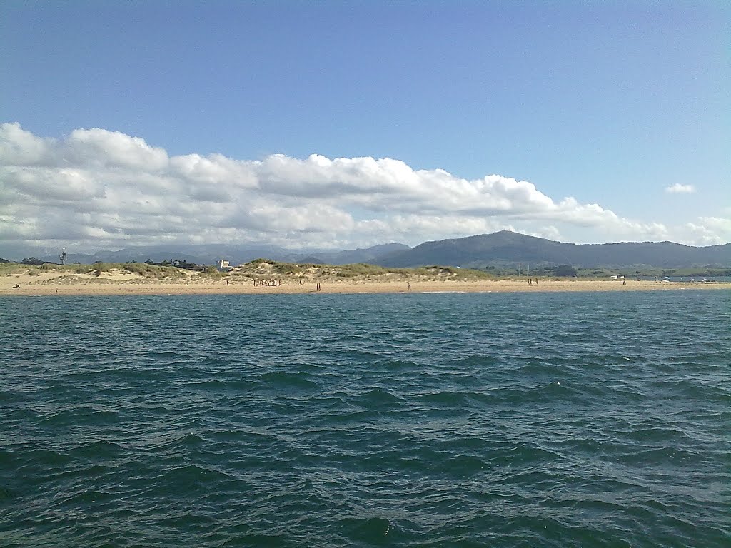 Playa del puntal en Santander by barriopesquero