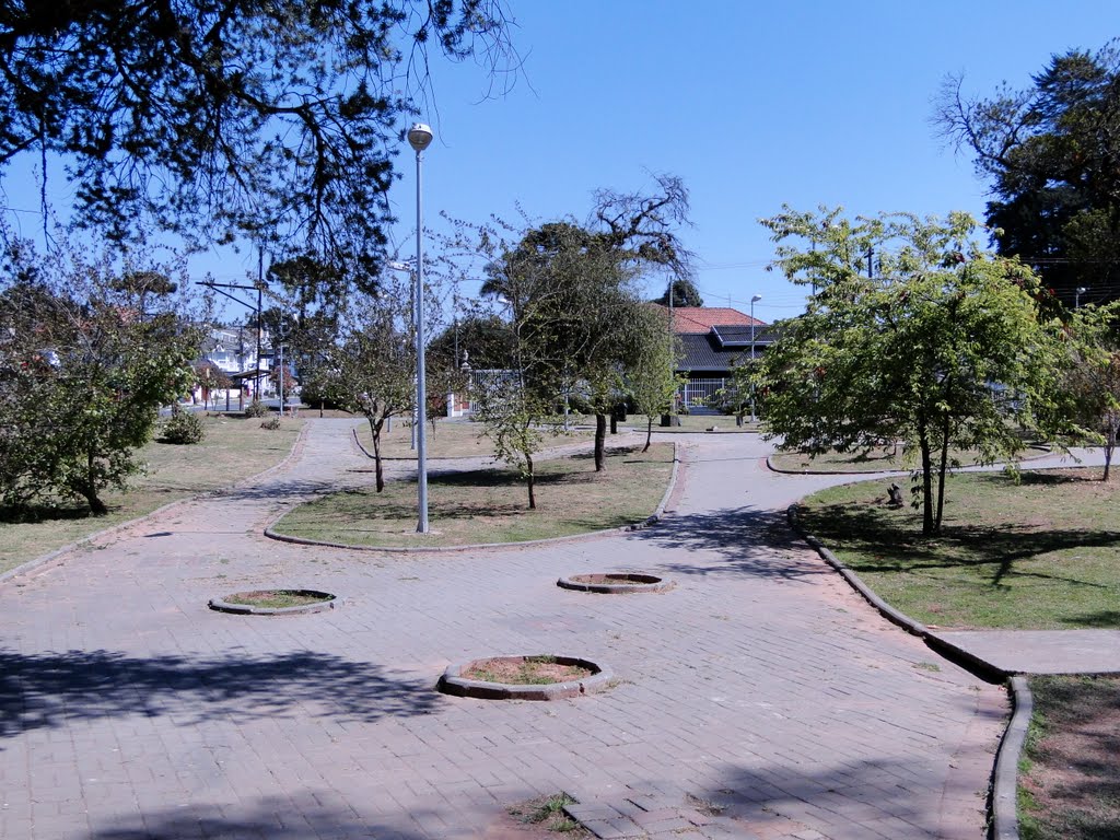 Praça em Campos do Jordão, Brasil. by Caio Graco Machado