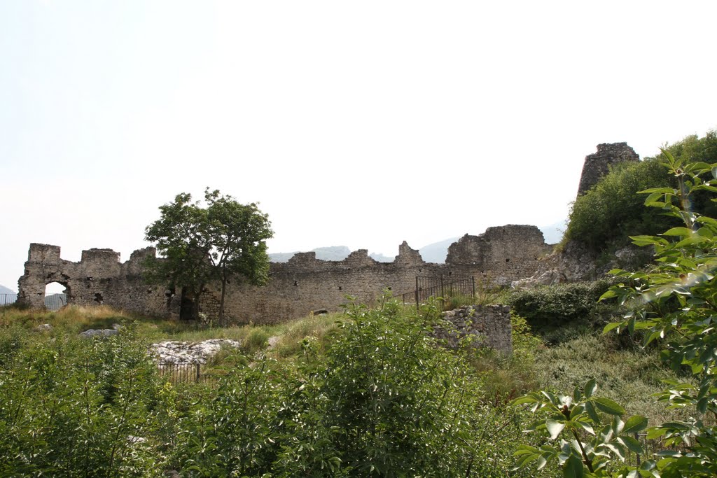 Nago-Torbole - Rovine di Castel Penede by gabriele siviero