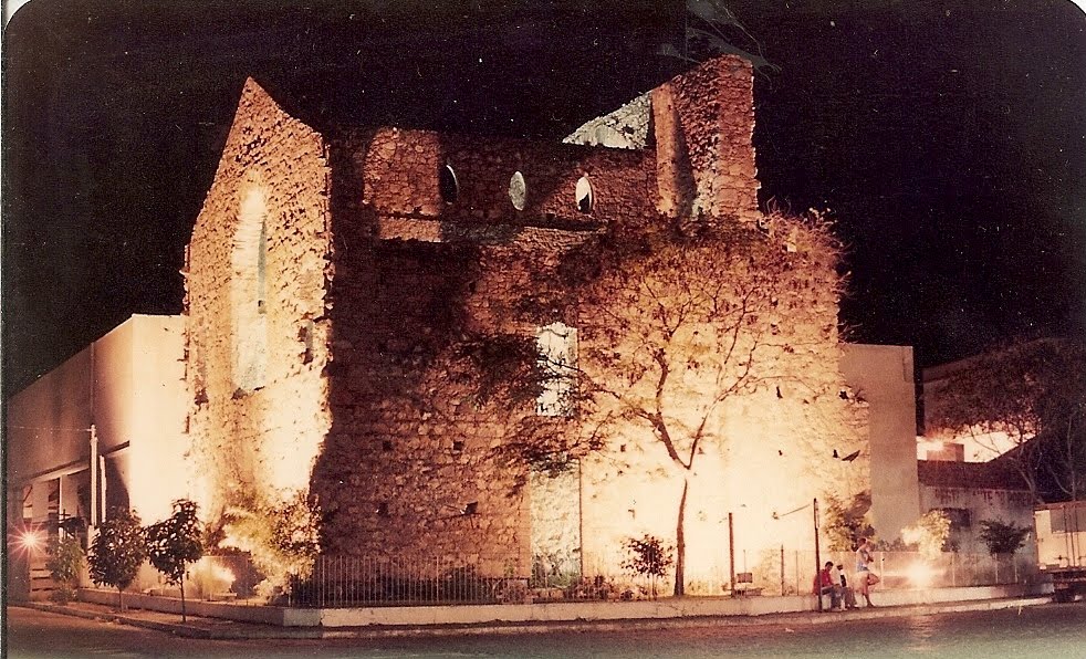 Vista da Igreja Velha em São Mateus ES. by Manoel Alves Gomes