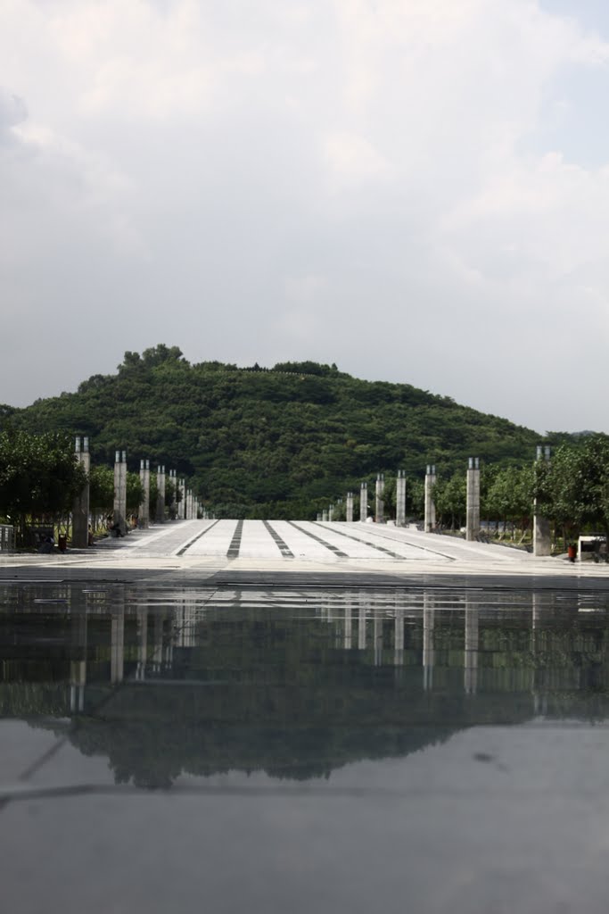 深圳福田·市民中心眺望莲花山 Lianhua Hill from Civil Center by GeoZJH