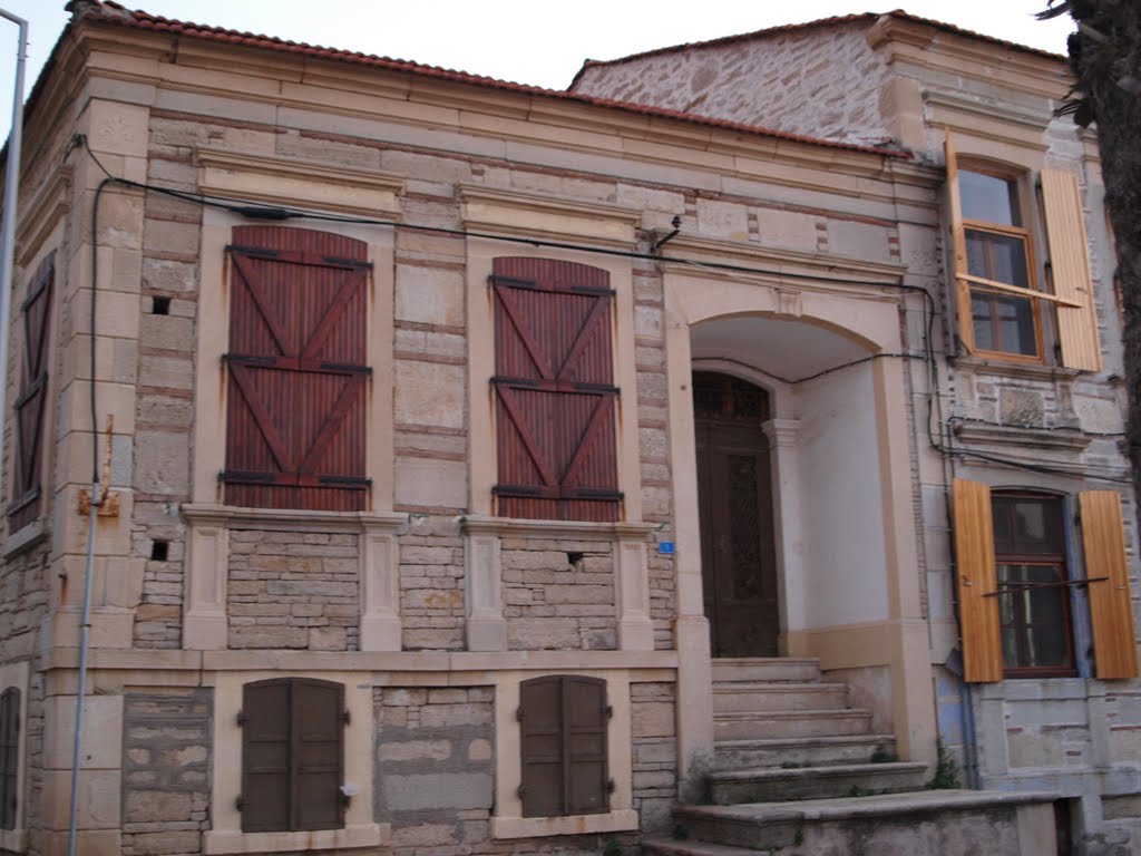 Old greek house, yeni Foca (nea Fokaia) by syskaris