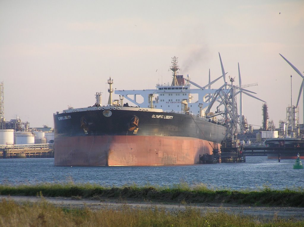 Large tanker at Europoort by schiphol