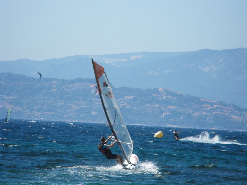 Windsurf a Hyeres (Almanarre) by Mario Nocentini