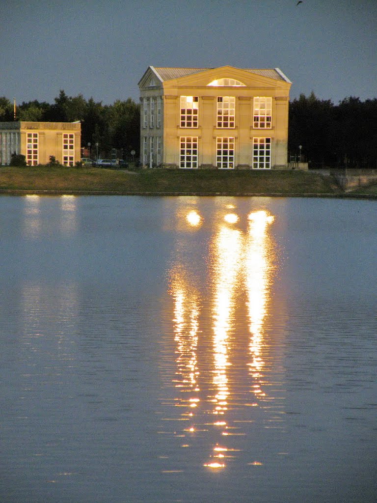 Reflet 2 bassin sourderie montigny le bretonneux by BIGCASTOR