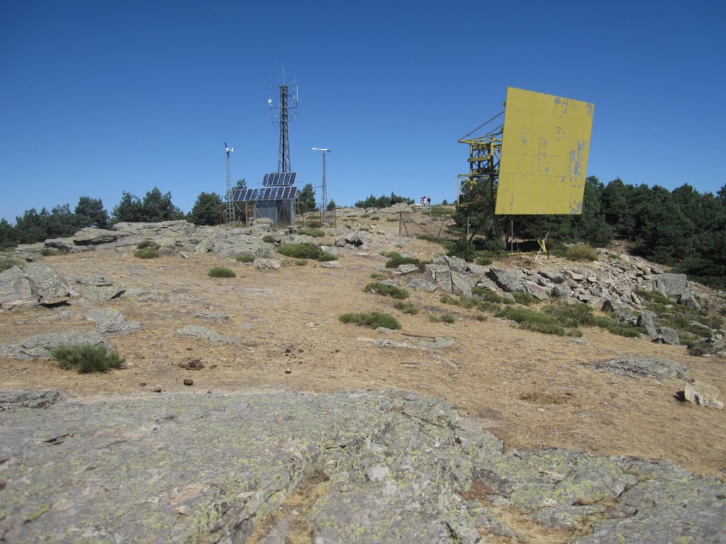 Summit of Monte Abantos by miguel303xm