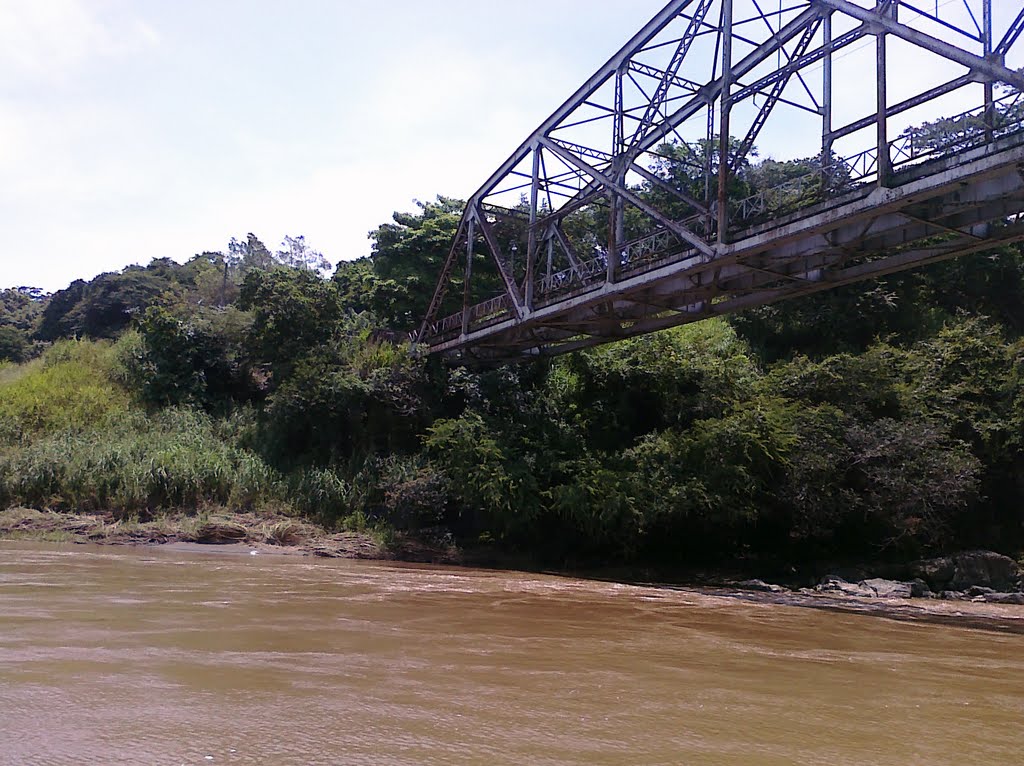 Puente del tren sobre el rio Barranca by Mario HB