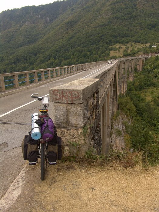 Canyon crossing by the wolfe