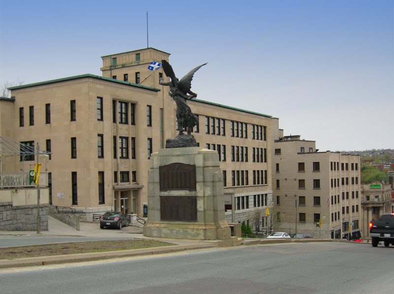 Monument militaire et école Saint Michel by Mario Hains