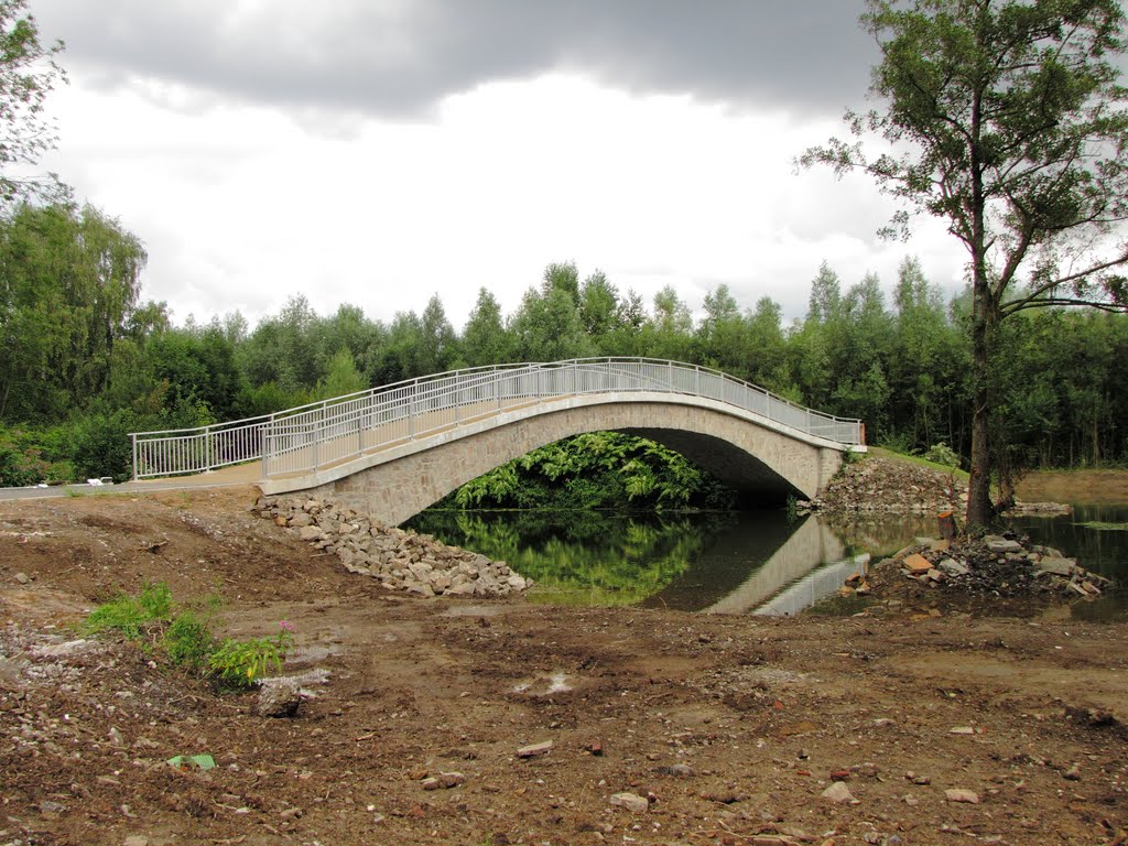 2010 restaurierte Brücke über den Altruhrarm by blaubaer11