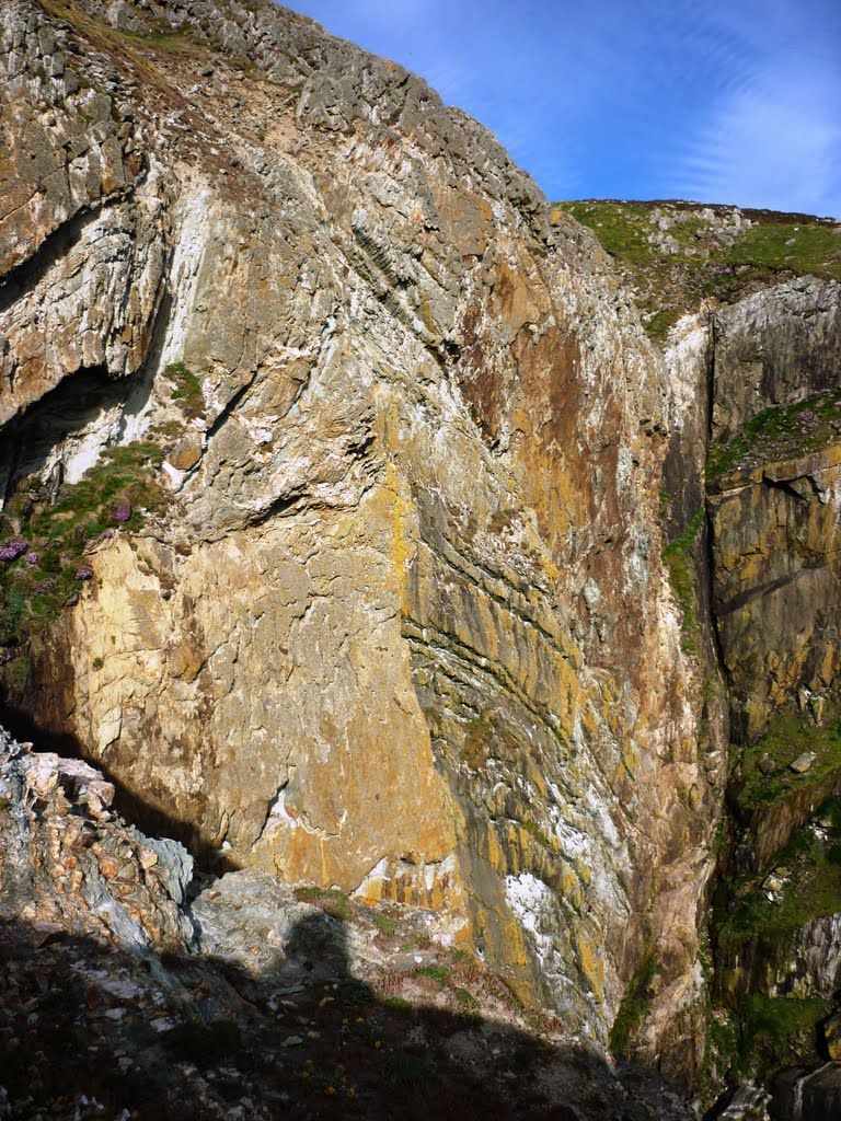 Contorted rocks near south stack by David Sankey