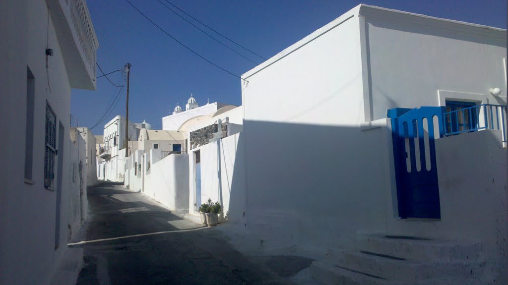 Traditional village on Santorini - cute! by sucramresse