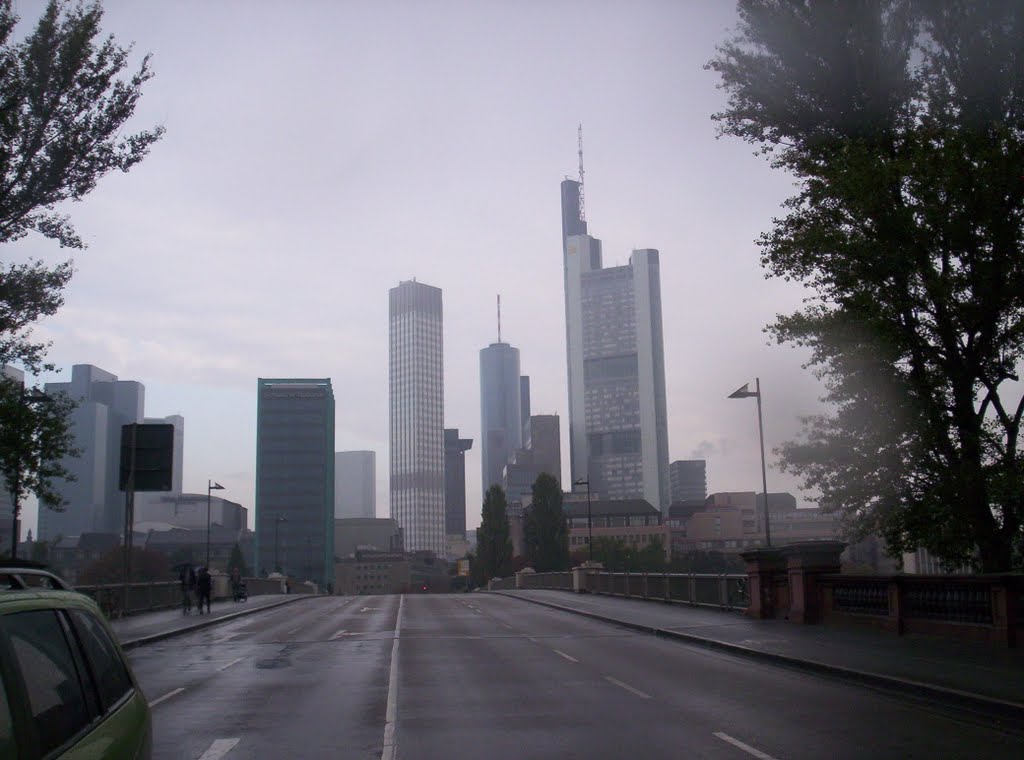 Das Bankenviertel in Frankfurt by W. HAUSER