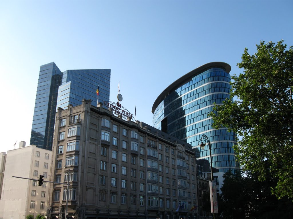 Bruxelles - pe Boulevard du Jardin Botanique by Ioan Manoliu