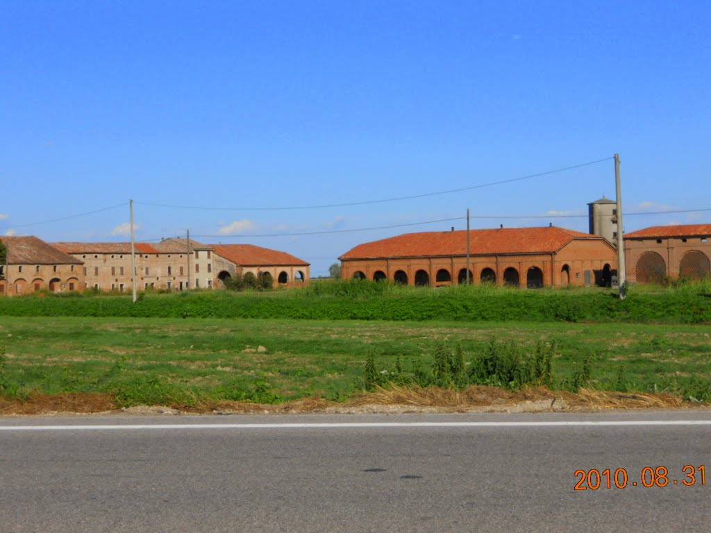 Cascina rurale abbandonata nei pressi di ostiglia by roby b