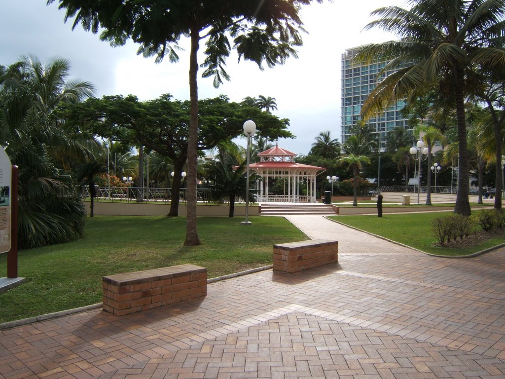 Place des Cocotier Kiosque a musique by miceti