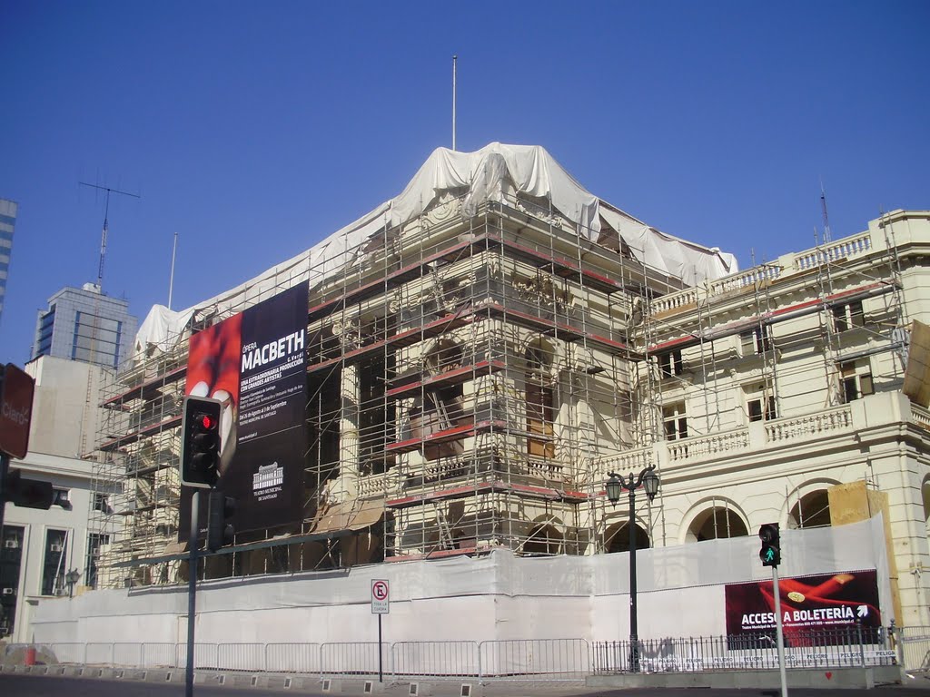 Teatro Municipal de Santiago en reparaciones post terremoto by Juan José Sanhueza P…