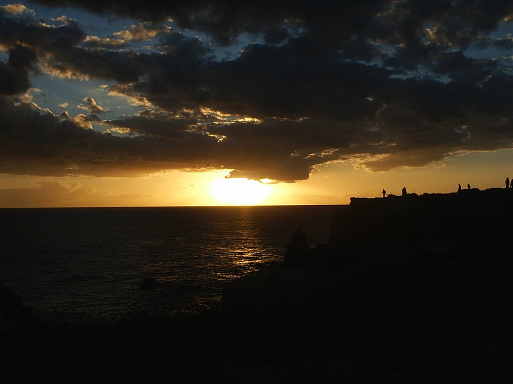 Le soleil se couche au Cabo Rojo by Farre