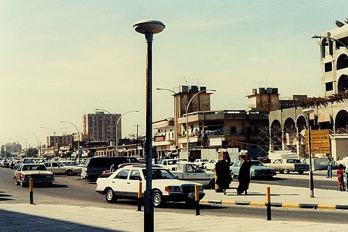 صورة قديمة سنة 1982 - سوق الفحيحيل قديما مكان مركز تسوق المنشر حاليا - الكويت by أبو براك