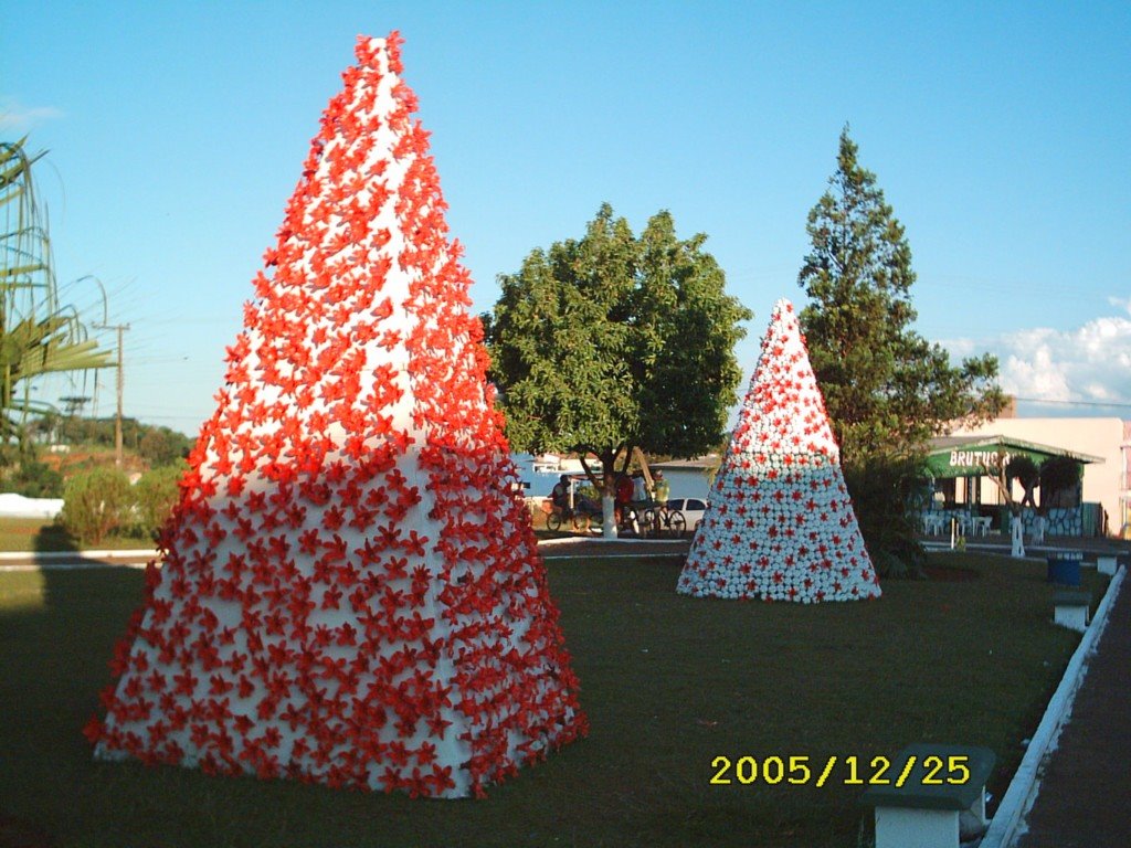 Praça de Palmital - Enfeitada para o Natal by Edilson Klosowski