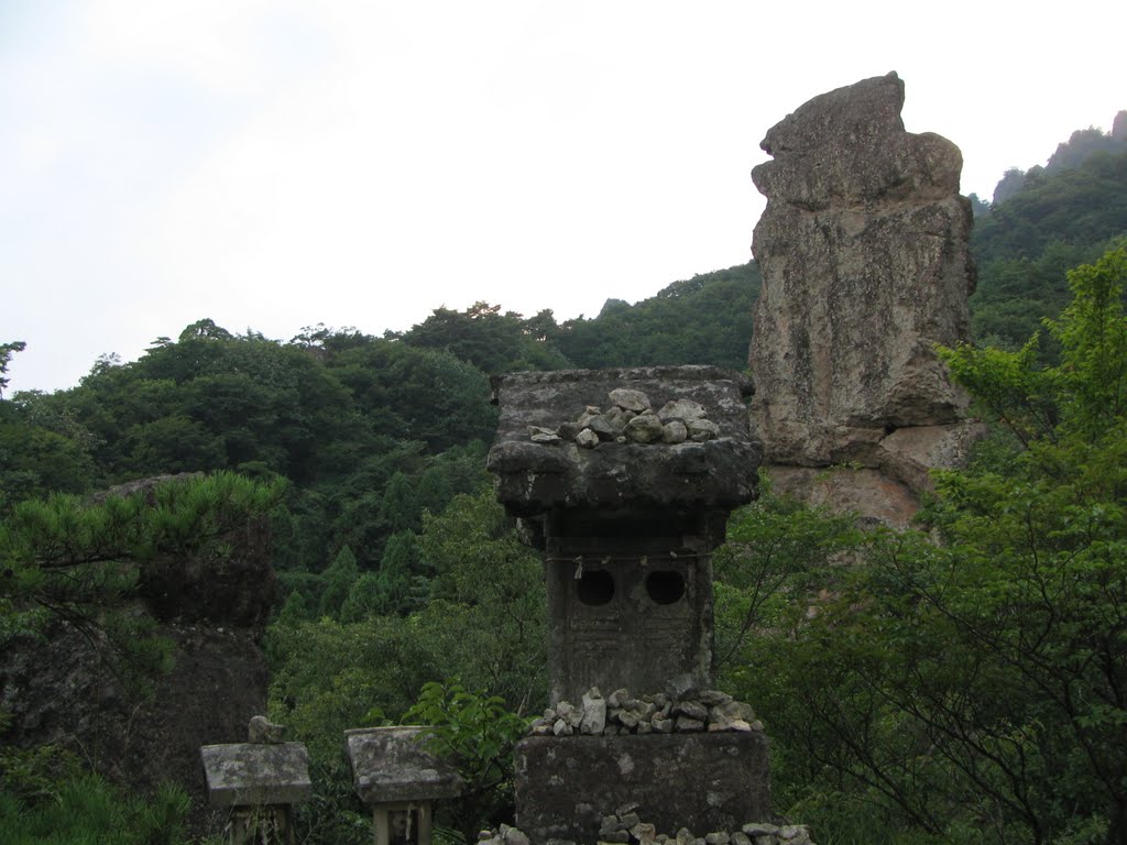 轟岩の祠　妙義山（金洞山）　2010/08/31 by kawashta@gmail.com