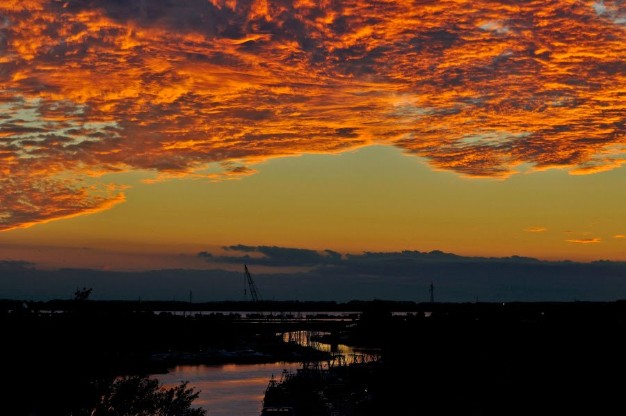 Portocanale al tramonto by Vanni Lazzari