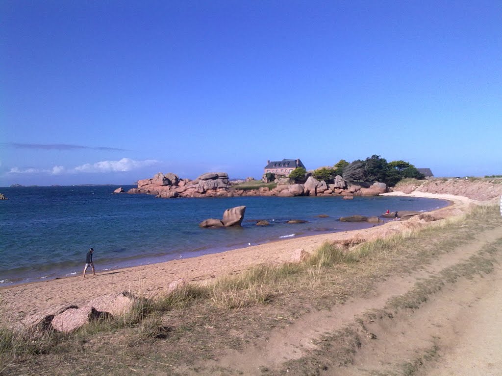 Plage au ouest, Ile Renote, Trégastel, France by michiel.vanderwulp