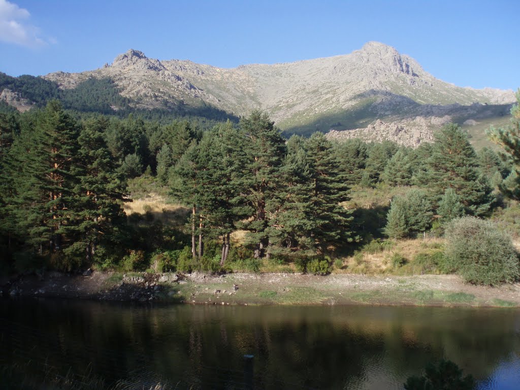 El Peñotillo seen from La Barranca valley by miguel303xm