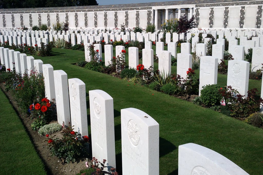 Tyne Cot, British Cemetery, Passendale, Belgium by Fréderique DE BORGER