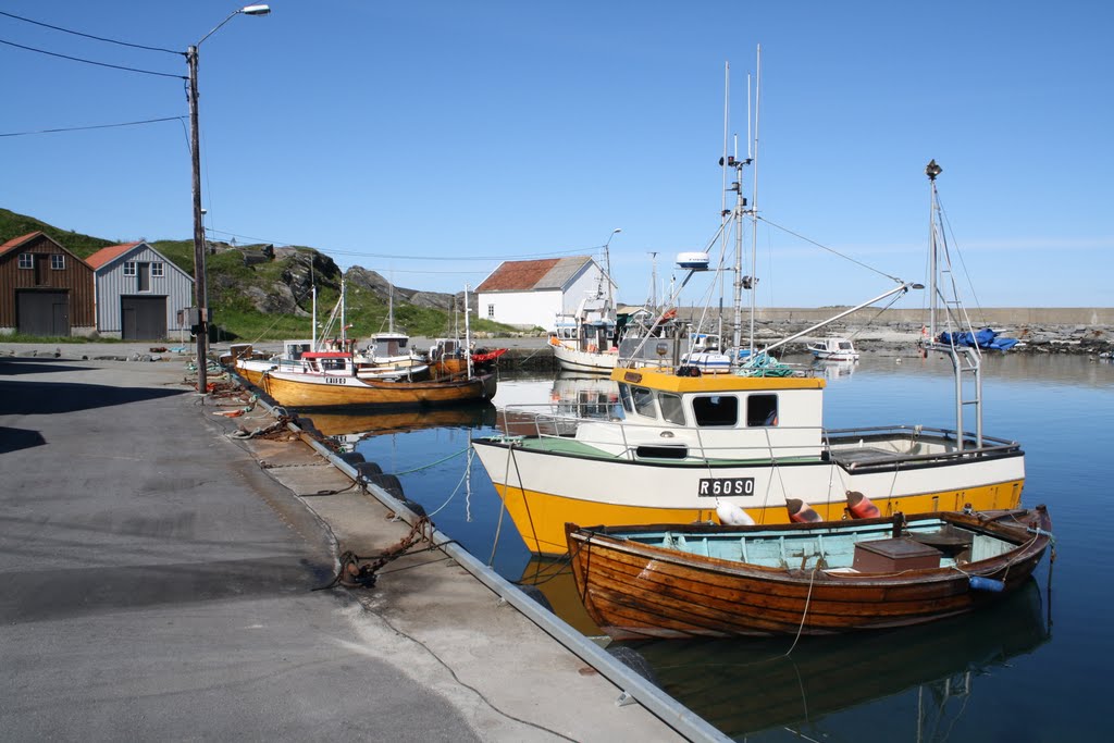 Ølberg harbour by Oeroe