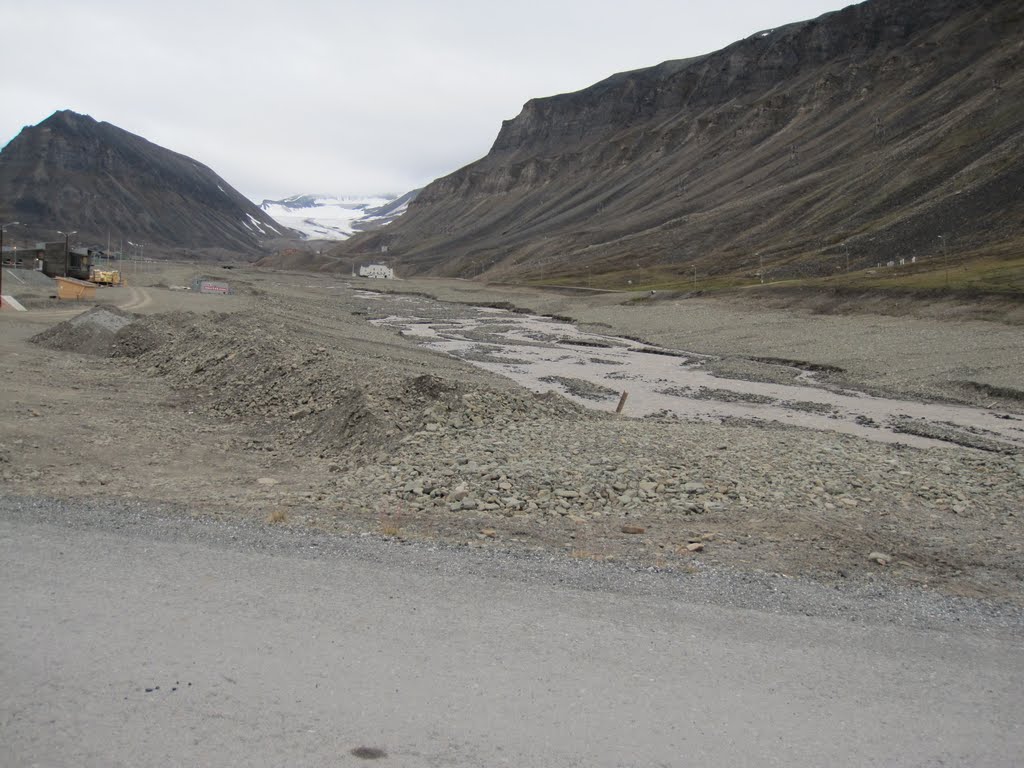 Longyear River and Longyear Glacier by Mindevej3