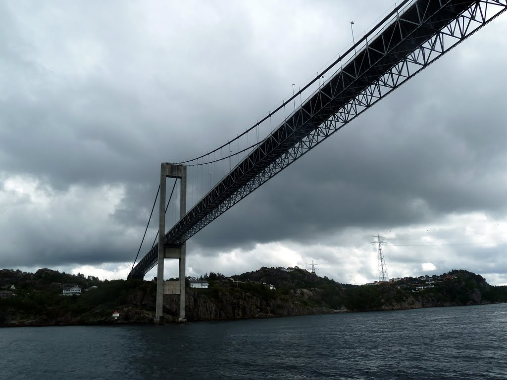 2010-08-06 - Bergen - Sotra-Brücke von Knarrvika nach Dotningsvik by padrei